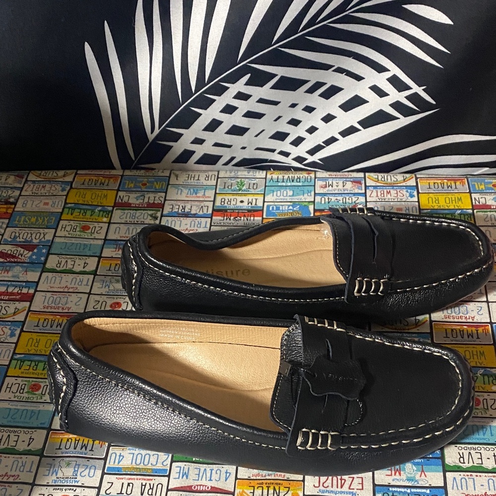 Artisure Women’s Black Loafers Slip-On Size 7 (EU 38)